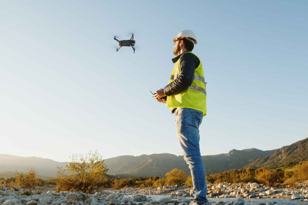 Inspección industrial con drones · Topógrafos Servicios Topográficos y Geomáticos Los Navalucillos